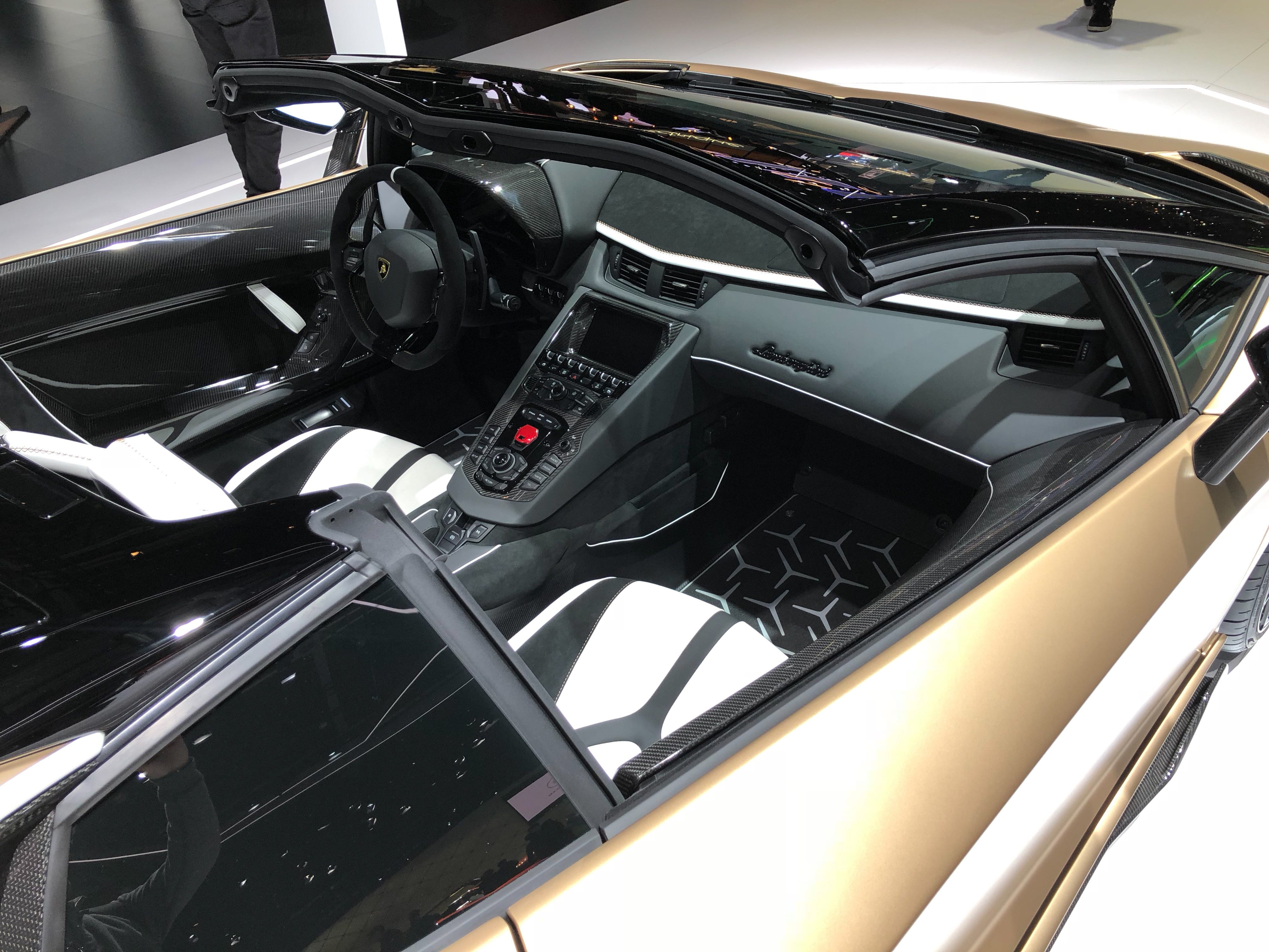 Photos of the Lamborghini Aventador SVJ Roadster